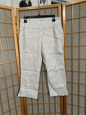 Vintage Women's Cream Patterned Pull-On Capri Pants